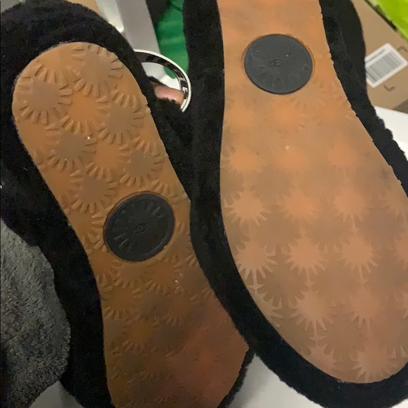Ugg Slides - Picture 2 of 4